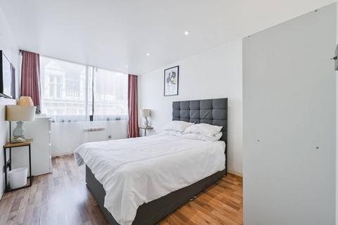 2 bedroom flat for sale, Gilbert Street, Mayfair, London, W1K