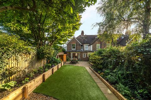 49 Lion Lane, Haslemere, GU27 1JF