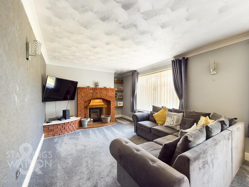 Hockering Lane, Bawburgh, Norwich 3 bed semidetached bungalow for sale