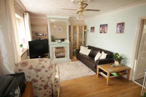 3 bedroom end of terrace house for sale, West Road, Chadwell Heath