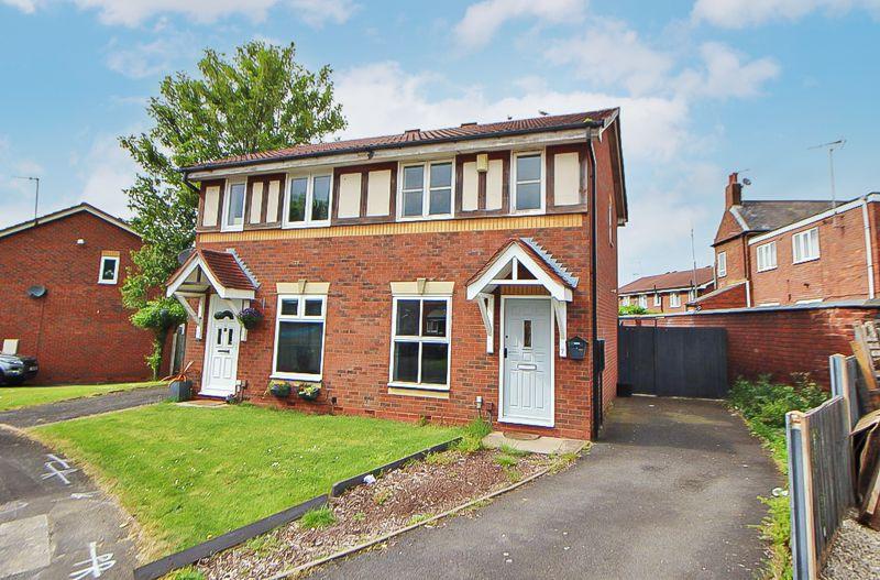 Hulland Place, BRIERLEY HILL, DY5 3US 2 bed semidetached house for