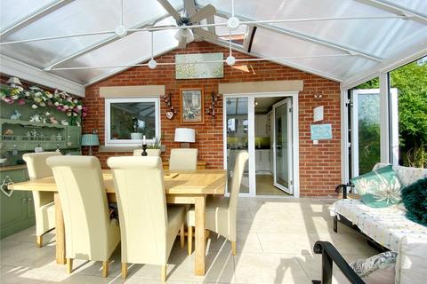 28 Hayling Close, Bury, BL8 1GS