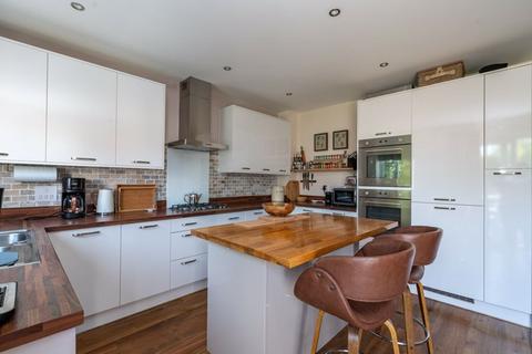 29 Mallard Crescent, Caddington, Luton, LU1 4FG