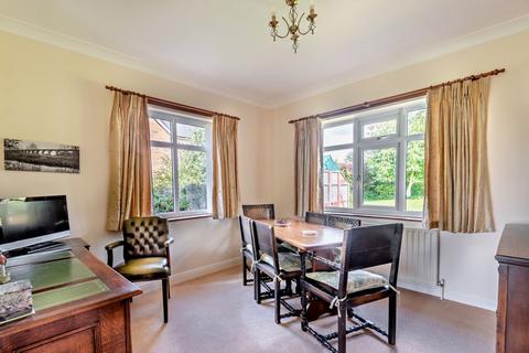 3 bedroom bungalow for sale - Alpraham, Tarporley