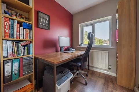 8 Martin Road, Guildford, GU2 9NX