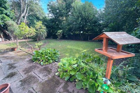 8 Allmyn Drive, Sutton Coldfield, B74 2DE