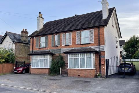 4 bedroom semi-detached house for sale, Cores End Road, Bourne End SL8