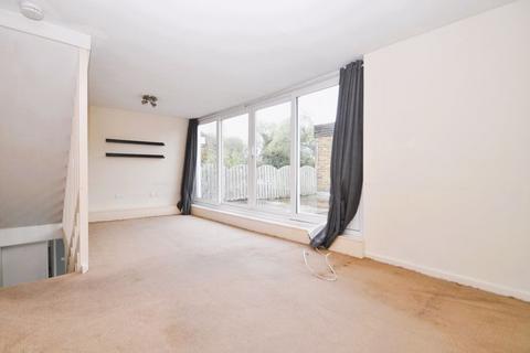 3 bedroom terraced house to rent, Acacia Grove, New Malden