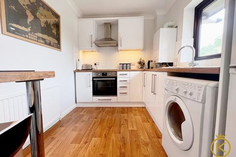 5 Barnwood Close, Guildford, GU2 8GG