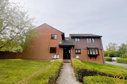5 Barnwood Close, Guildford, GU2 8GG