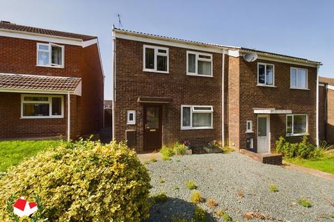 53 Campion Close, Gloucester, GL4 6YQ