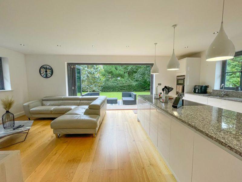 Kitchen Diner/...