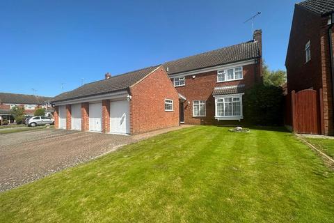 18 Binham Close, Luton, LU2 7AR