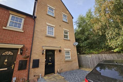 2 bedroom townhouse to rent, Barnsbridge Grove, Barnsley