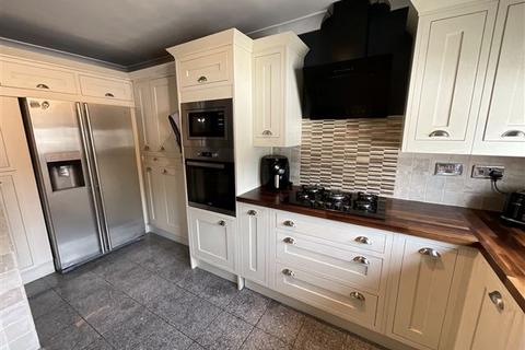 55 Pickard Crescent, Sheffield, S13 8EY