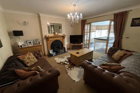 55 Pickard Crescent, Sheffield, S13 8EY