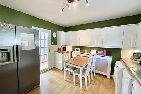23 Ravenscroft Crescent, Sheffield, S13 8PP