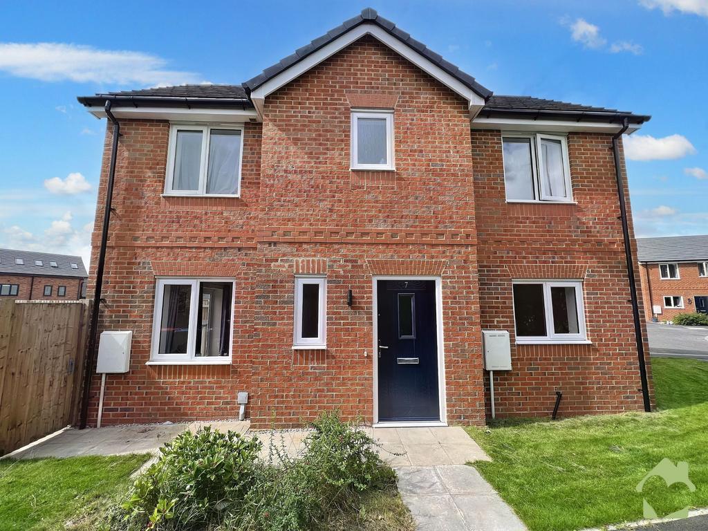 Rose Drive, ClaughtonOnBrock, Preston 3 bed semidetached house £90,000