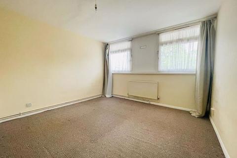 2 bedroom flat for sale, Ainsworth Close, London