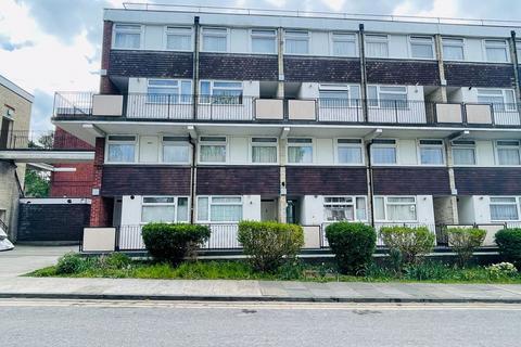 2 bedroom flat for sale, Ainsworth Close, London