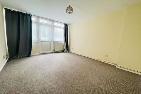 2 bedroom flat for sale, Ainsworth Close, London