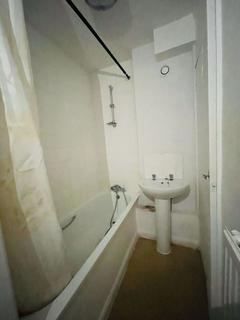 2 bedroom flat for sale, Ainsworth Close, London