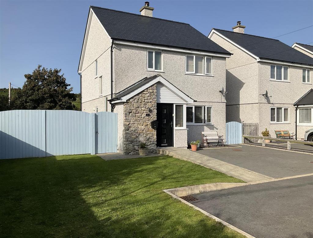 Llwyn Helyg, Amlwch 3 bed house for sale £269,950
