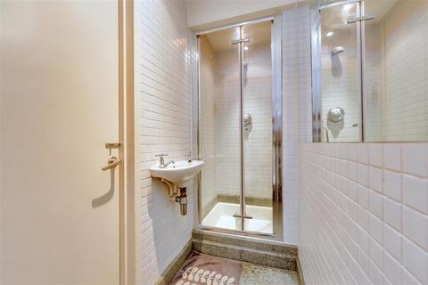 22 Kingsley Place, London, N6 5EA