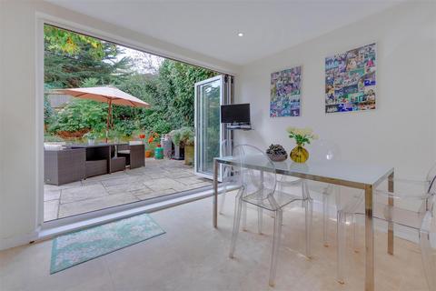 22 Kingsley Place, London, N6 5EA