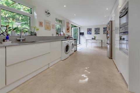 22 Kingsley Place, London, N6 5EA