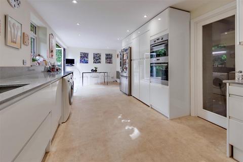 22 Kingsley Place, London, N6 5EA