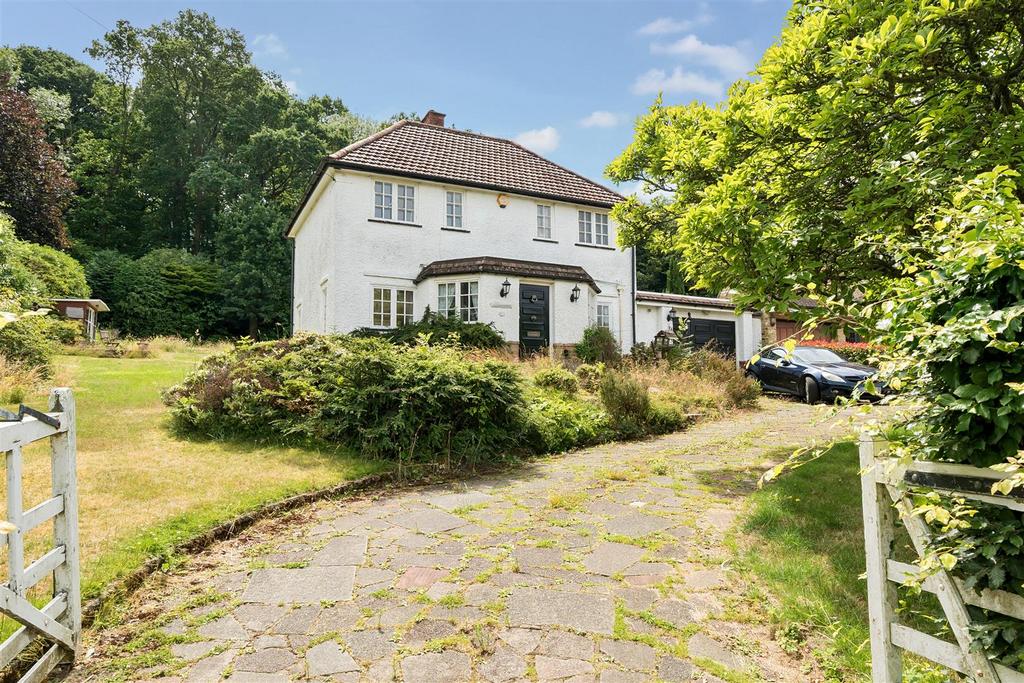 Forest Drive, Kingswood 3 bed detached house for sale £950,000