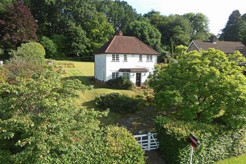 3 bedroom detached house for sale, Forest Drive, Kingswood