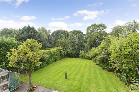 32a Abbotswood, Guildford, GU1 1UZ