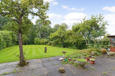 32a Abbotswood, Guildford, GU1 1UZ