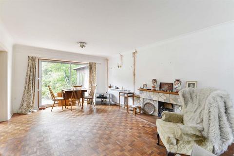 32a Abbotswood, Guildford, GU1 1UZ