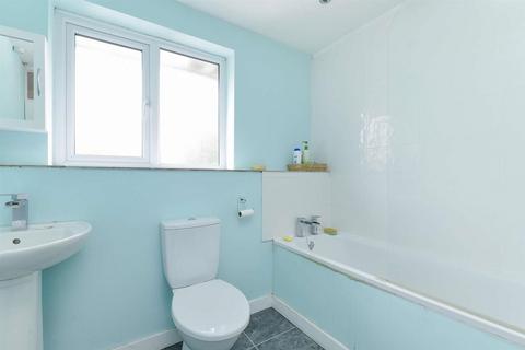 32a Abbotswood, Guildford, GU1 1UZ