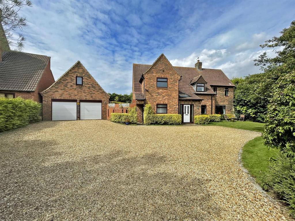 Forest Gardens, Stamford 5 bed detached house for sale £795,000