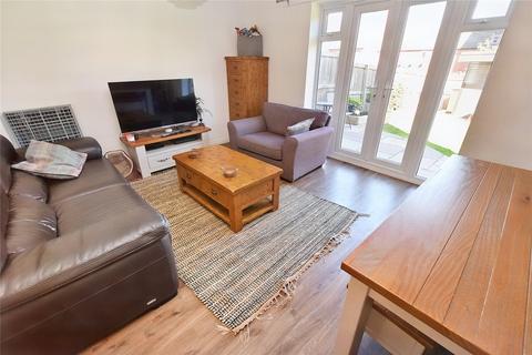 3 bedroom semi-detached house for sale, Rutland Court, Leeds, West Yorkshire