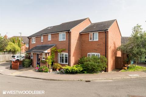 4 bedroom semi-detached house for sale, Thunderfield Close, Broxbourne EN10