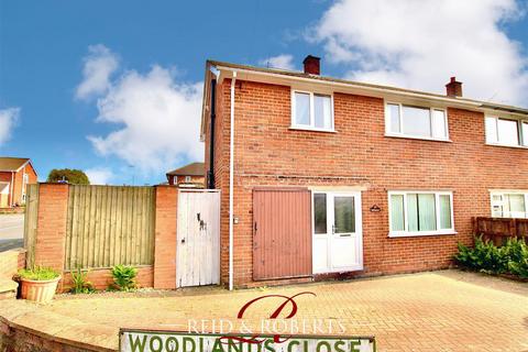 3 bedroom semi-detached house for sale - Woodlands Close, Mold