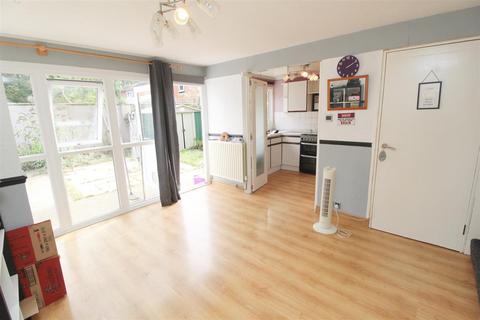 14 Gibbwin, Great Linford, Milton Keynes, MK14 5DJ