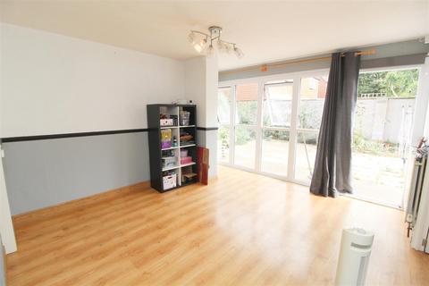 14 Gibbwin, Great Linford, Milton Keynes, MK14 5DJ