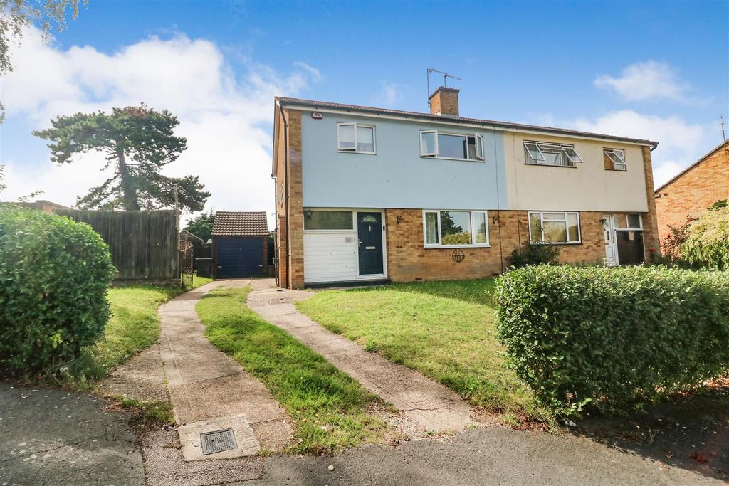 Spring Hills, Harlow 3 bed semidetached house for sale £450,000