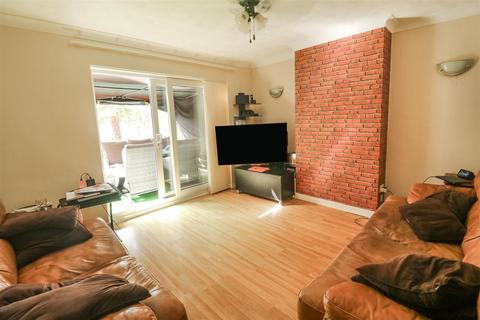 122 Spring Hills, Harlow, CM20 1TB