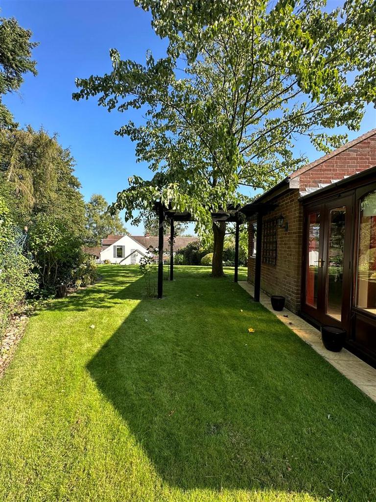 Village Street, Offchurch, Leamington Spa 4 bed cottage for sale £835,000