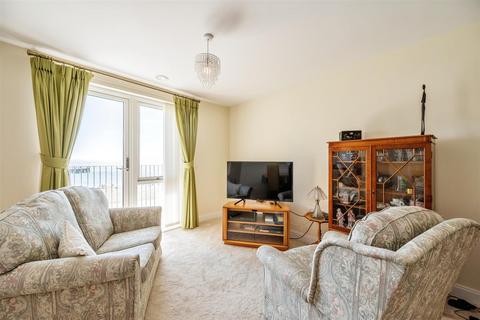 1 bedroom apartment for sale, Savoy South Parade, Southsea, Hampshire, PO4 0BW