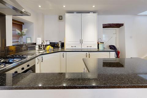 44 Chiswell, Portland, DT5 1AW