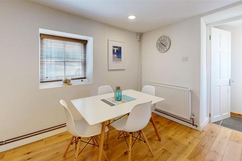 44 Chiswell, Portland, DT5 1AW