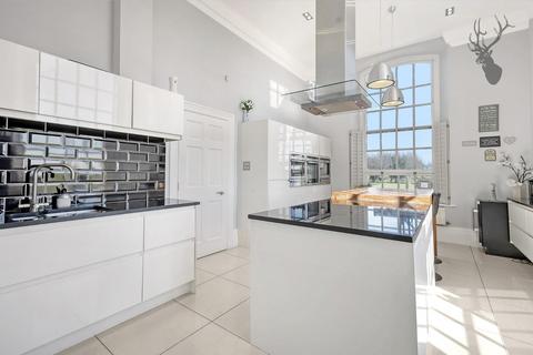 3 Hill Hall, Theydon Mount, Epping, CM16 7QQ
